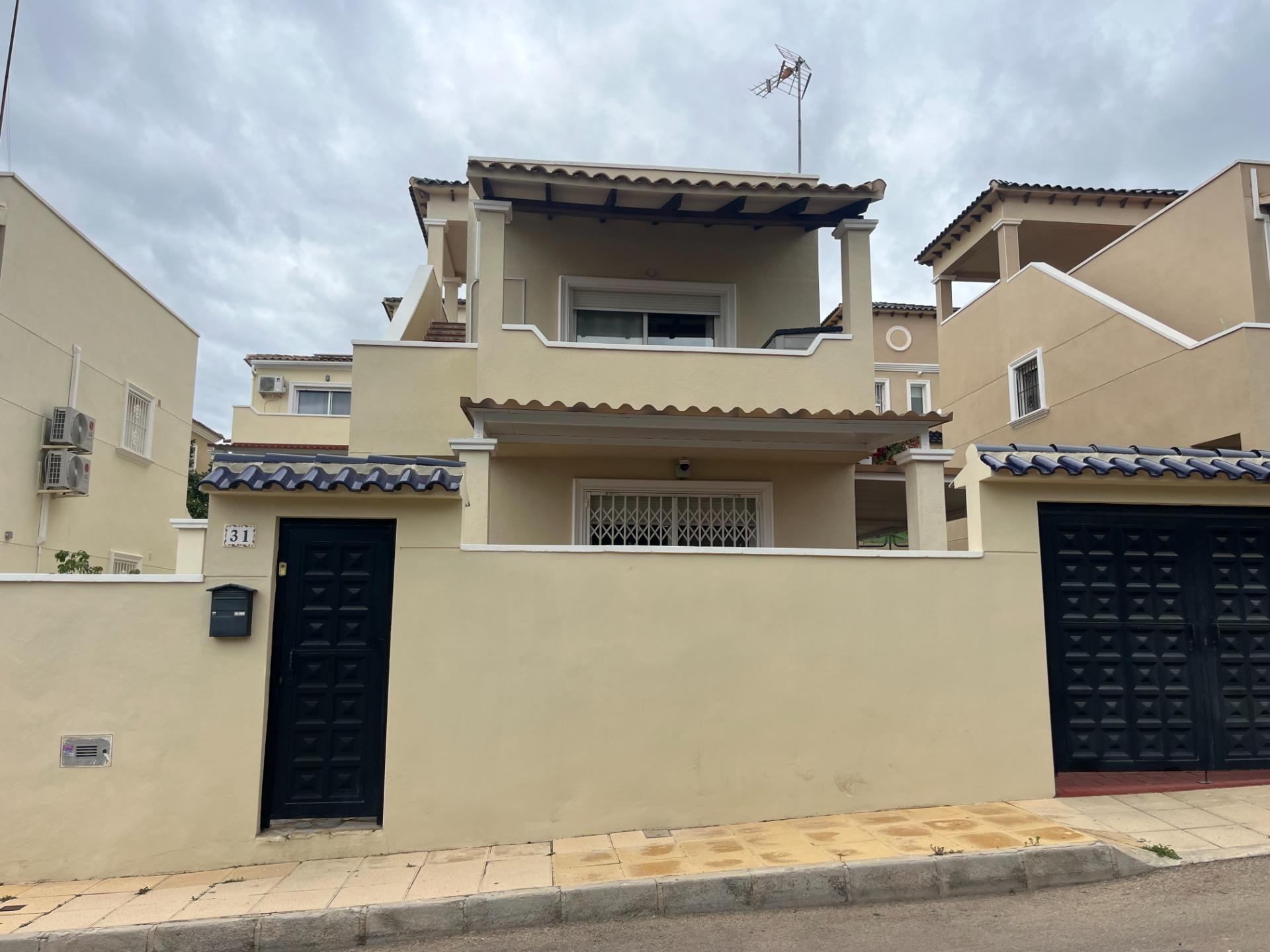 Master bedroom in duplex for sale in San Miguel de Salinas