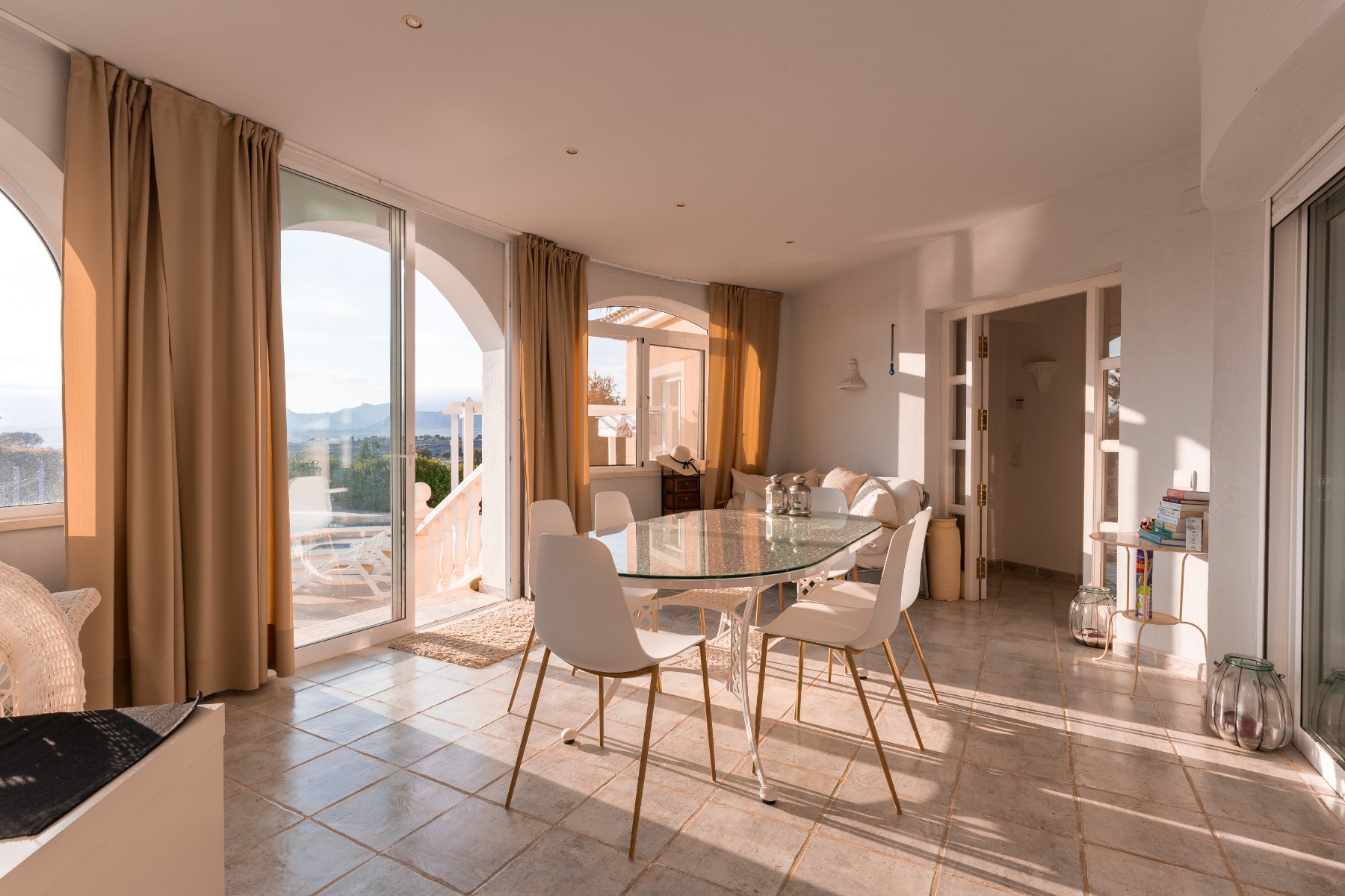 Terrace in villa for sale in Busot
