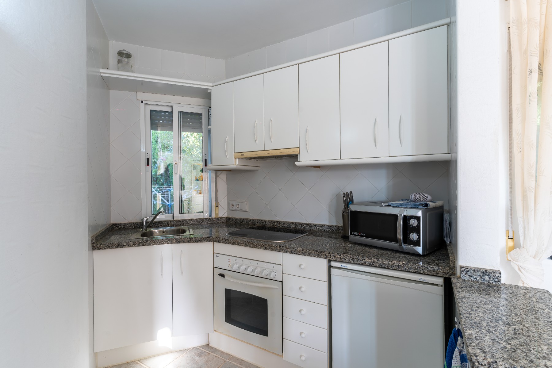 Dining area in villa for sale in Busot