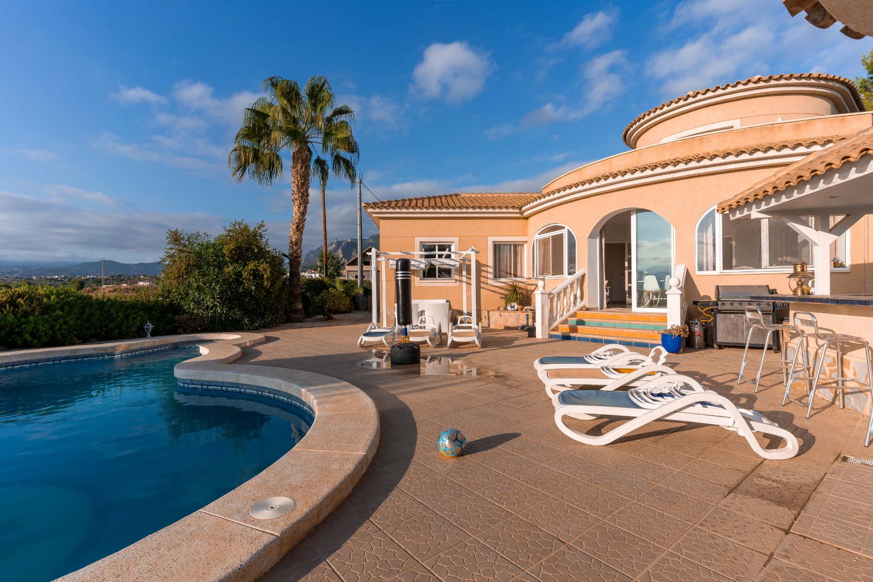 Garden in villa for sale in Busot