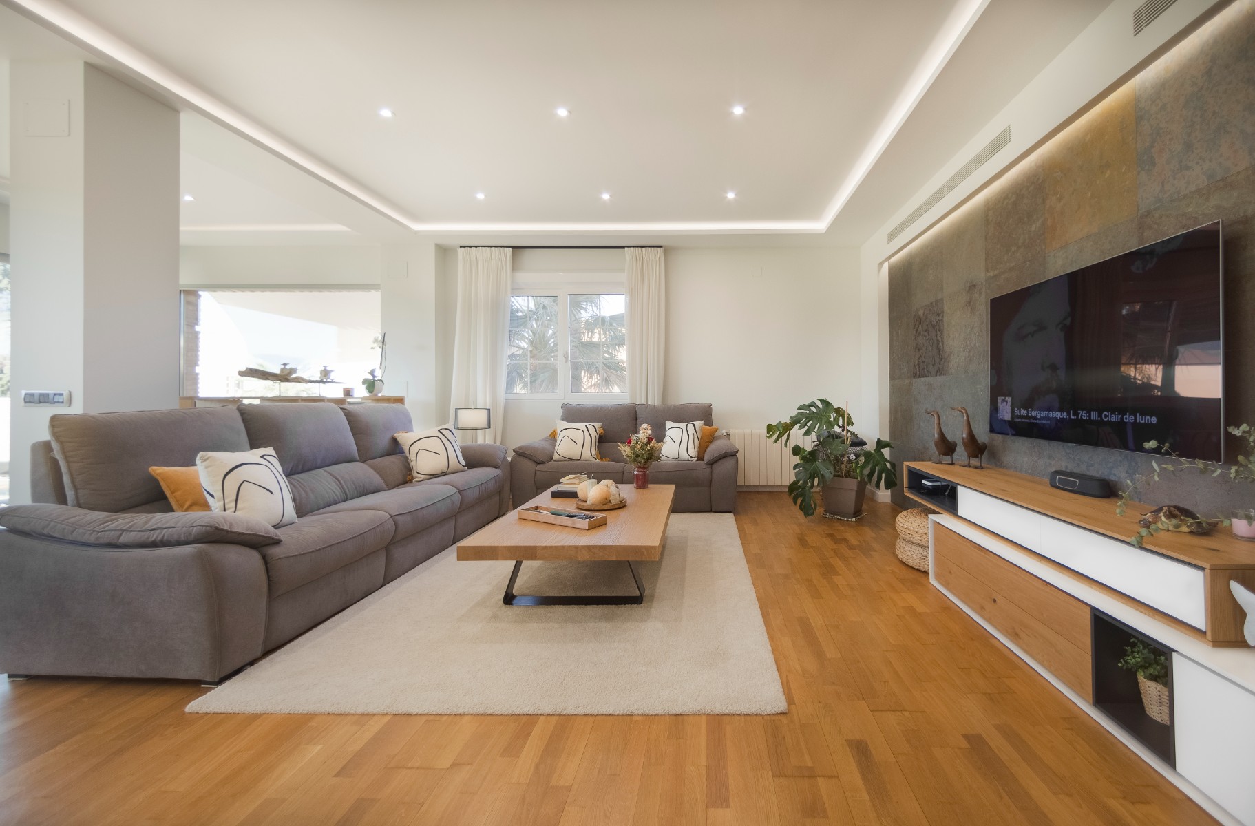 Garden in villa for sale in San Vicente del Raspeig