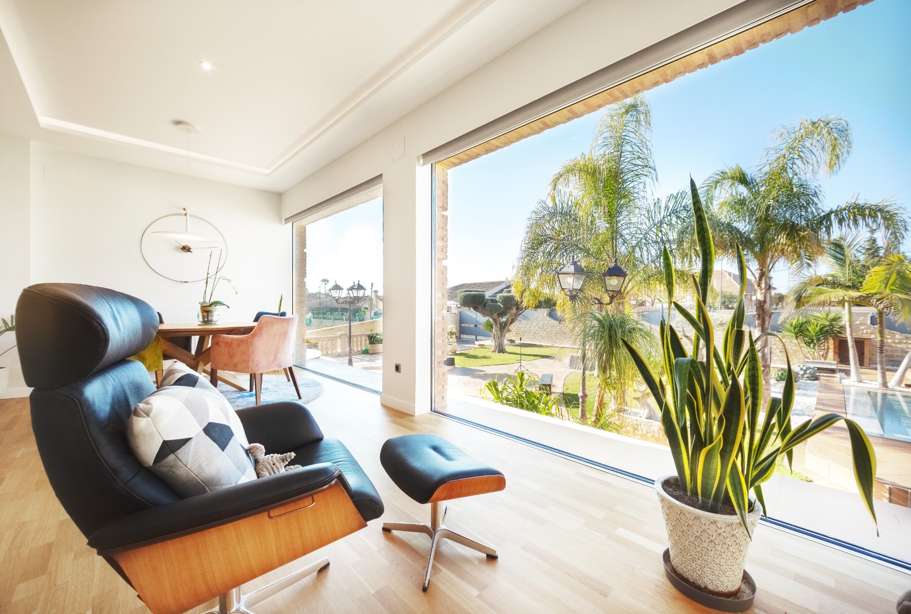 Master bedroom in villa for sale in San Vicente del Raspeig