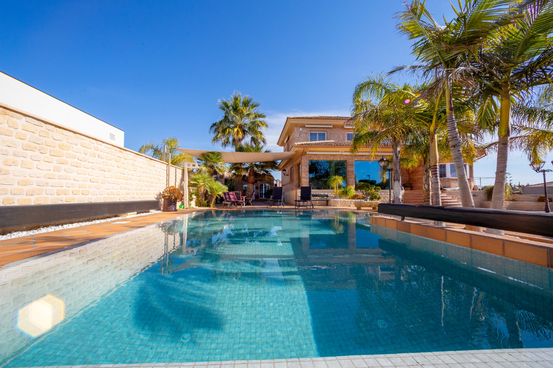 Dining area in villa for sale in San Vicente del Raspeig