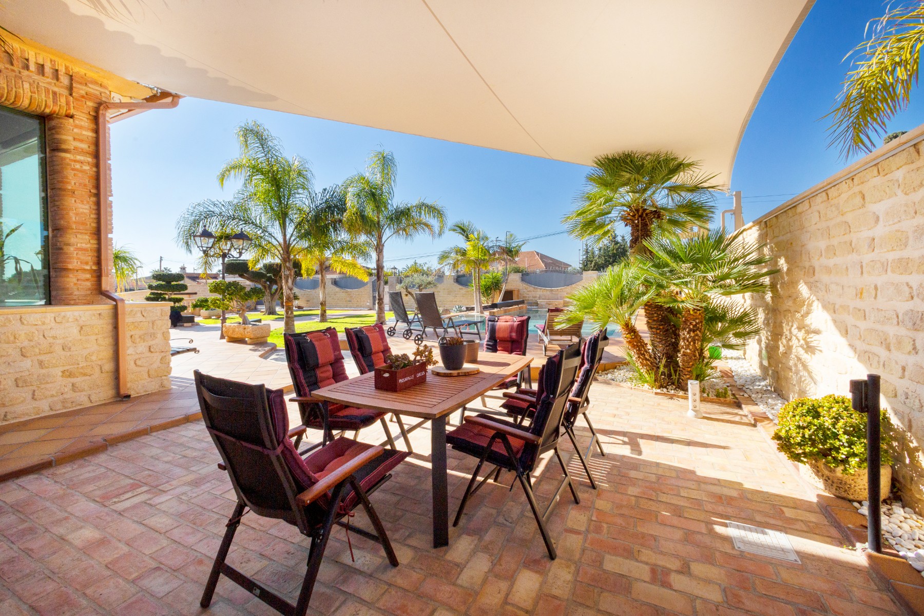Bedroom in villa for sale in San Vicente del Raspeig