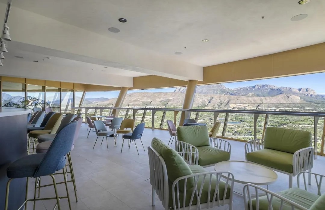 Bedroom in apartment for sale in Benidorm