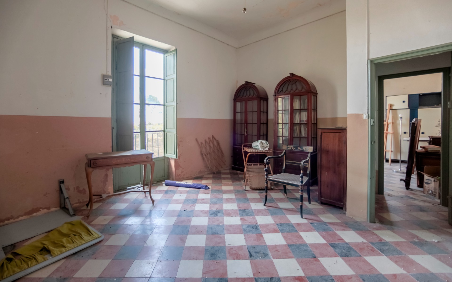 Master bedroom in villa for sale in Alicante