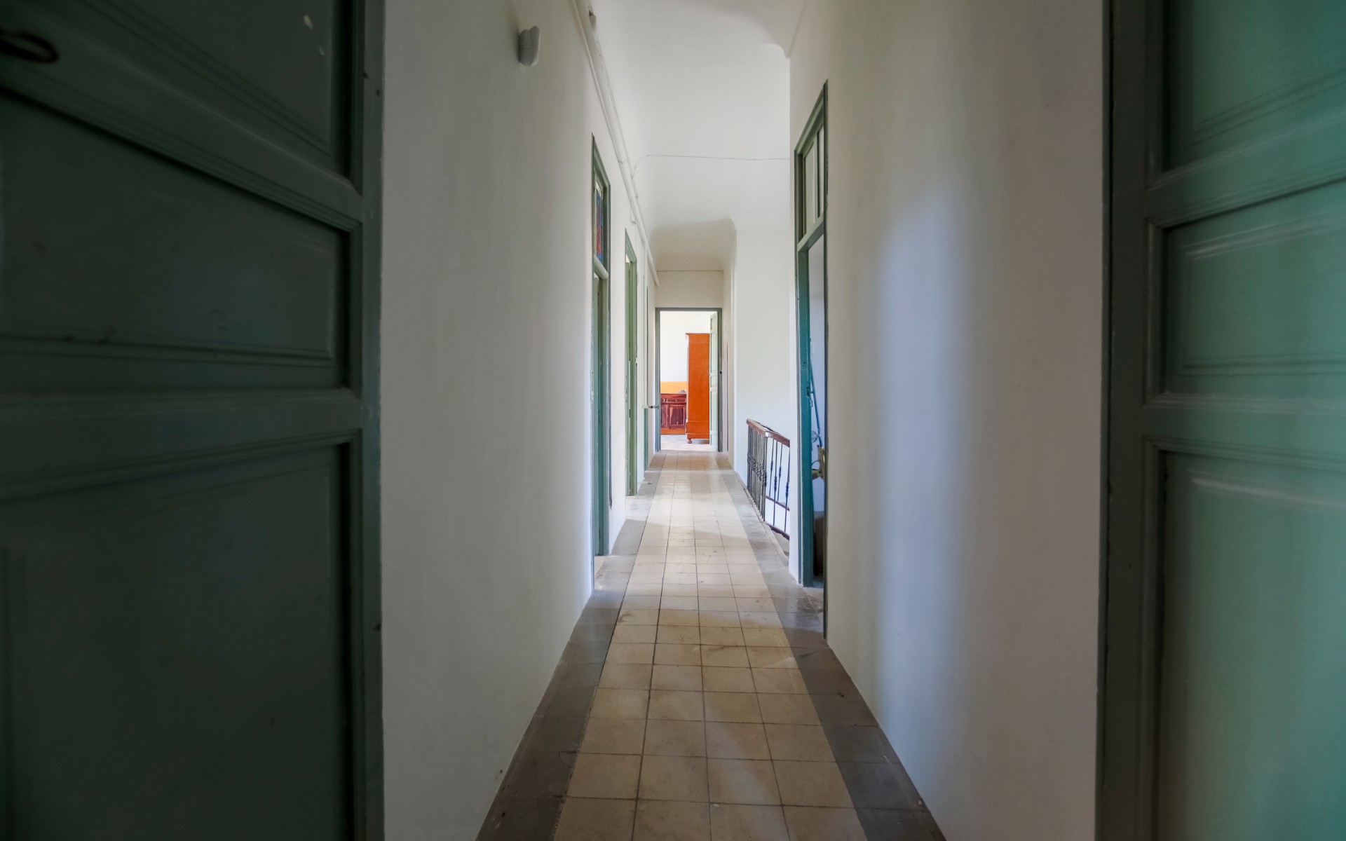 Bathroom in villa for sale in Alicante
