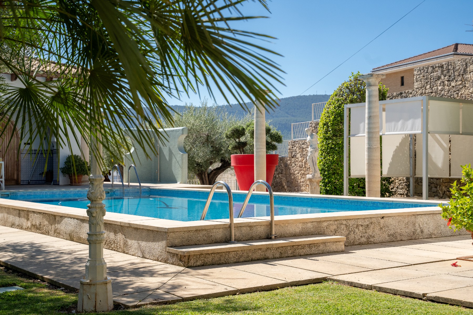 Bedroom in villa for sale in Alcoy