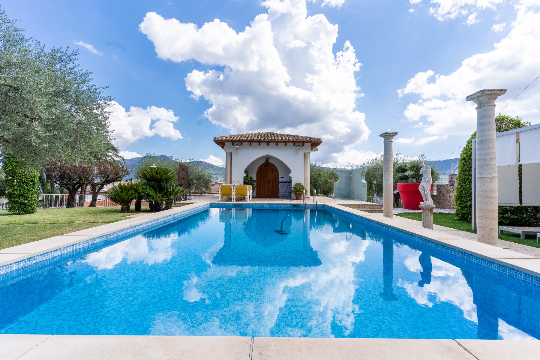 Exterior view in villa for sale in Alcoy