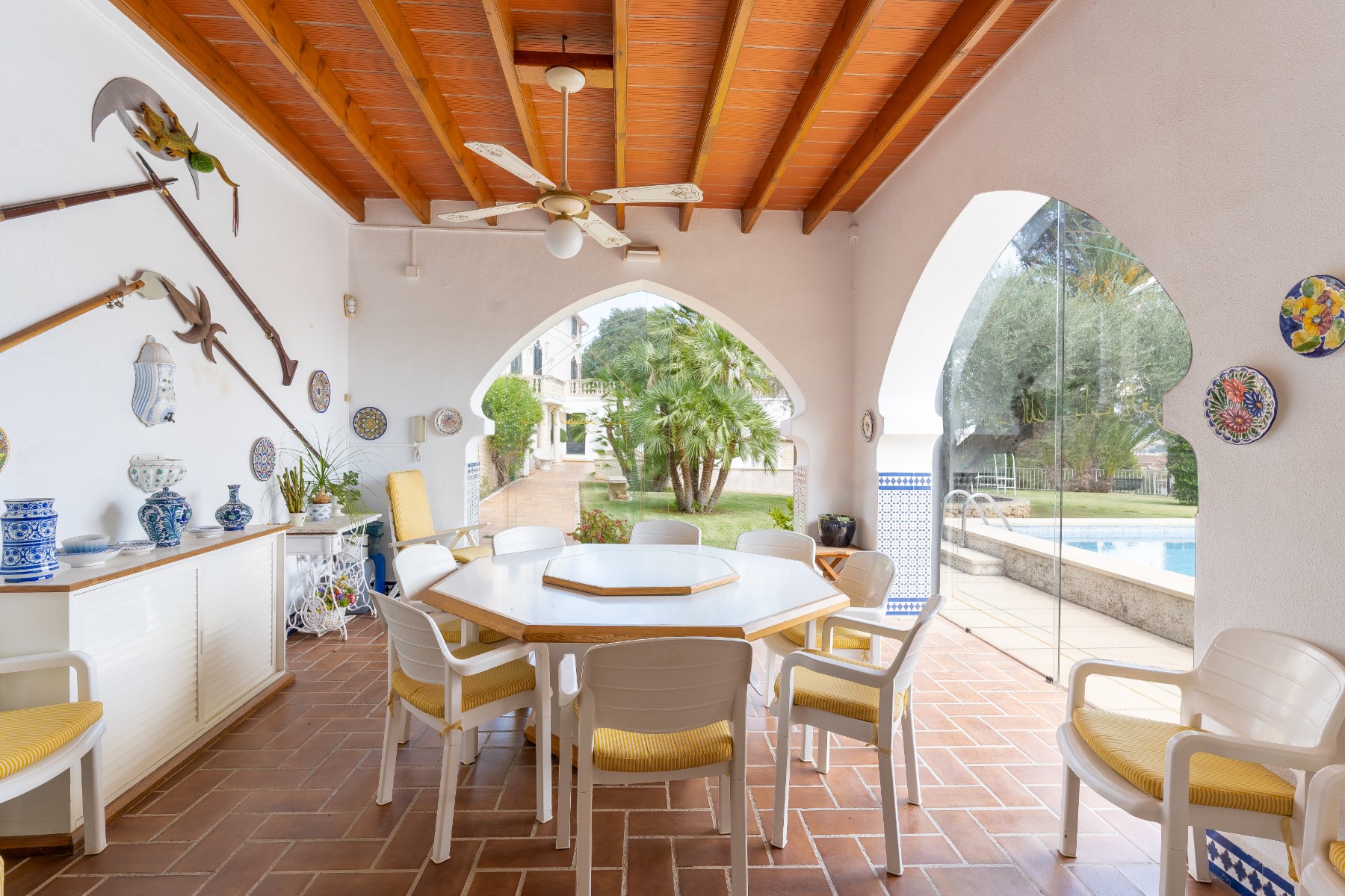 Pool area in villa for sale in Alcoy