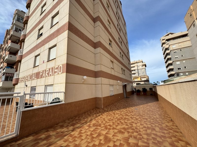 Terrace in apartment for sale in Torrevieja
