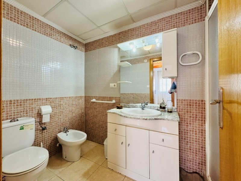 Bedroom in apartment for sale in Torrevieja