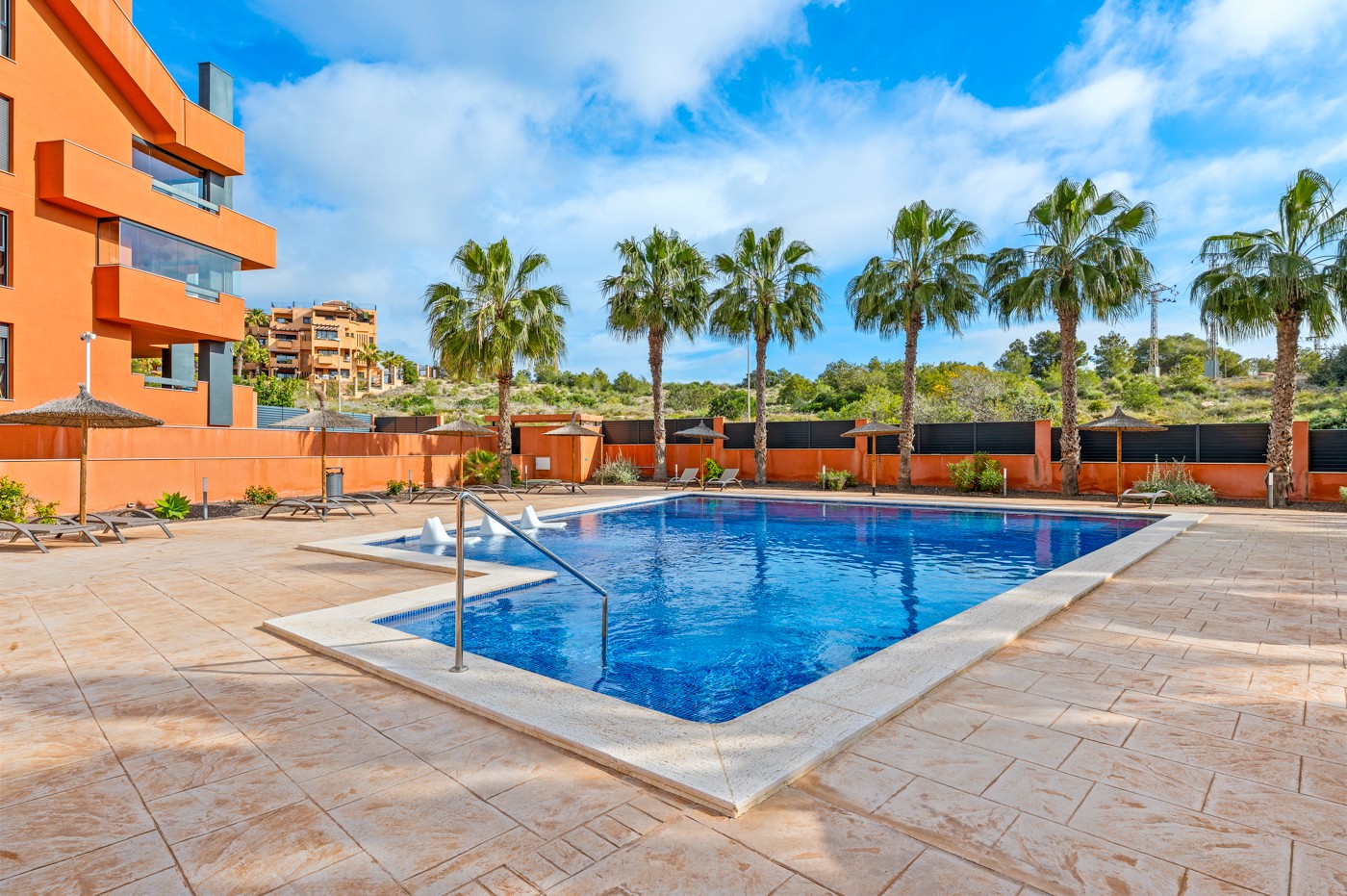 Garden in apartment for sale in Orihuela Costa