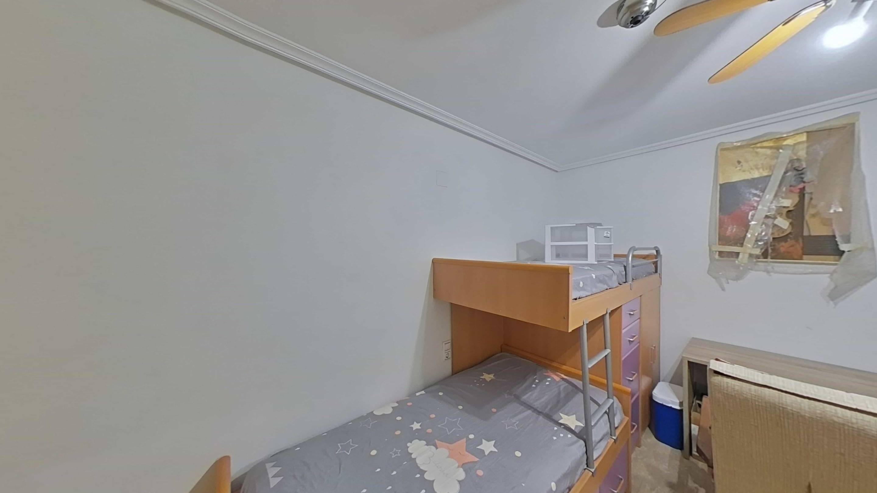 Bedroom in apartment for sale in Torrevieja