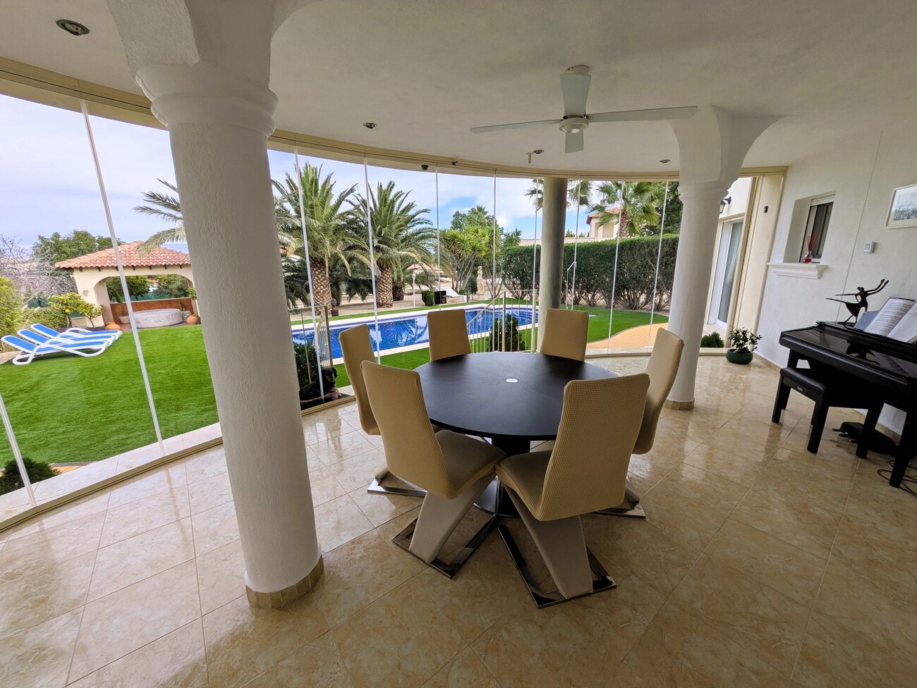 Living room in villa for sale in Campos del Río