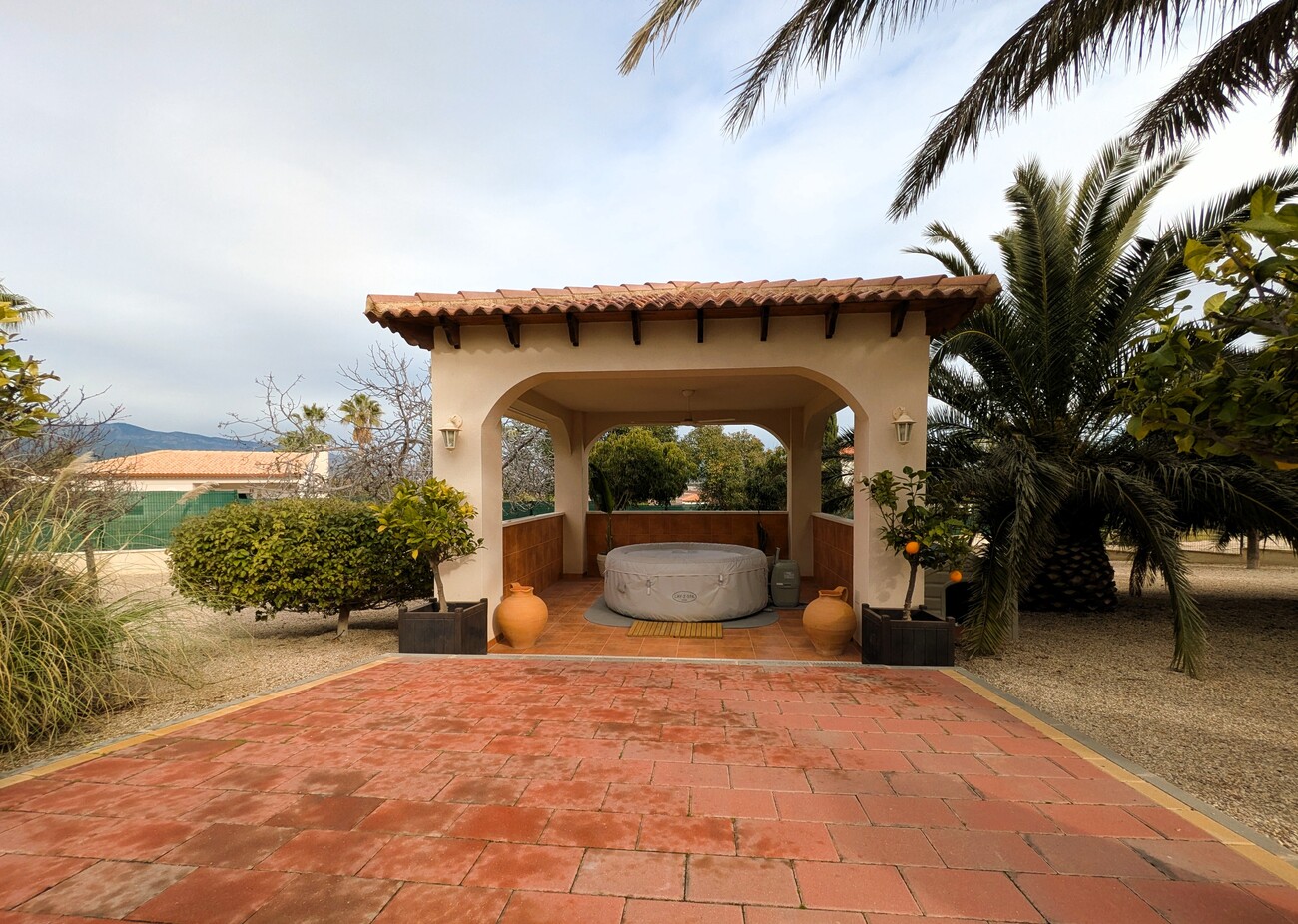 Terrace in villa for sale in Campos del Río