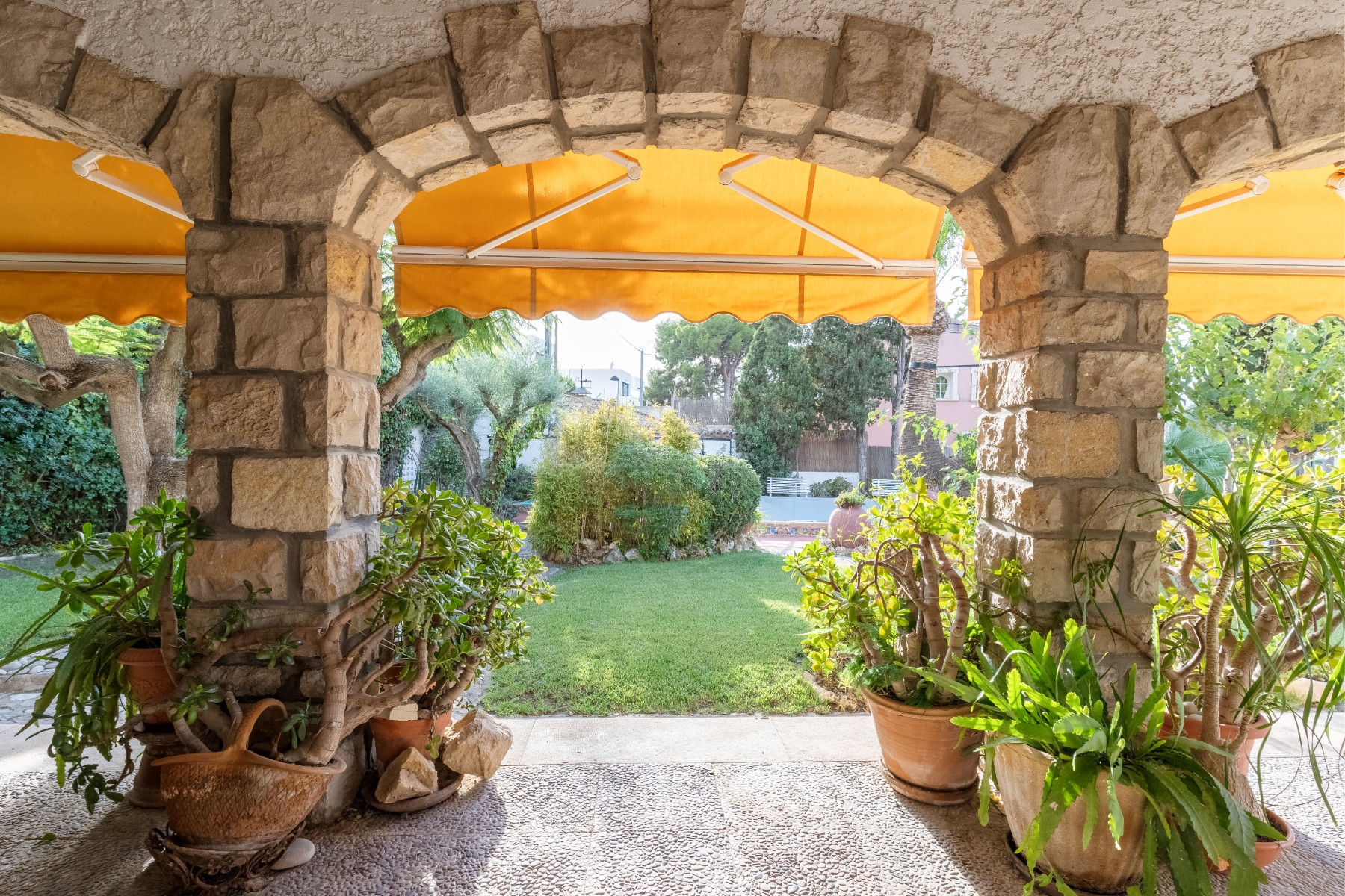 Living room in villa for sale in Alicante