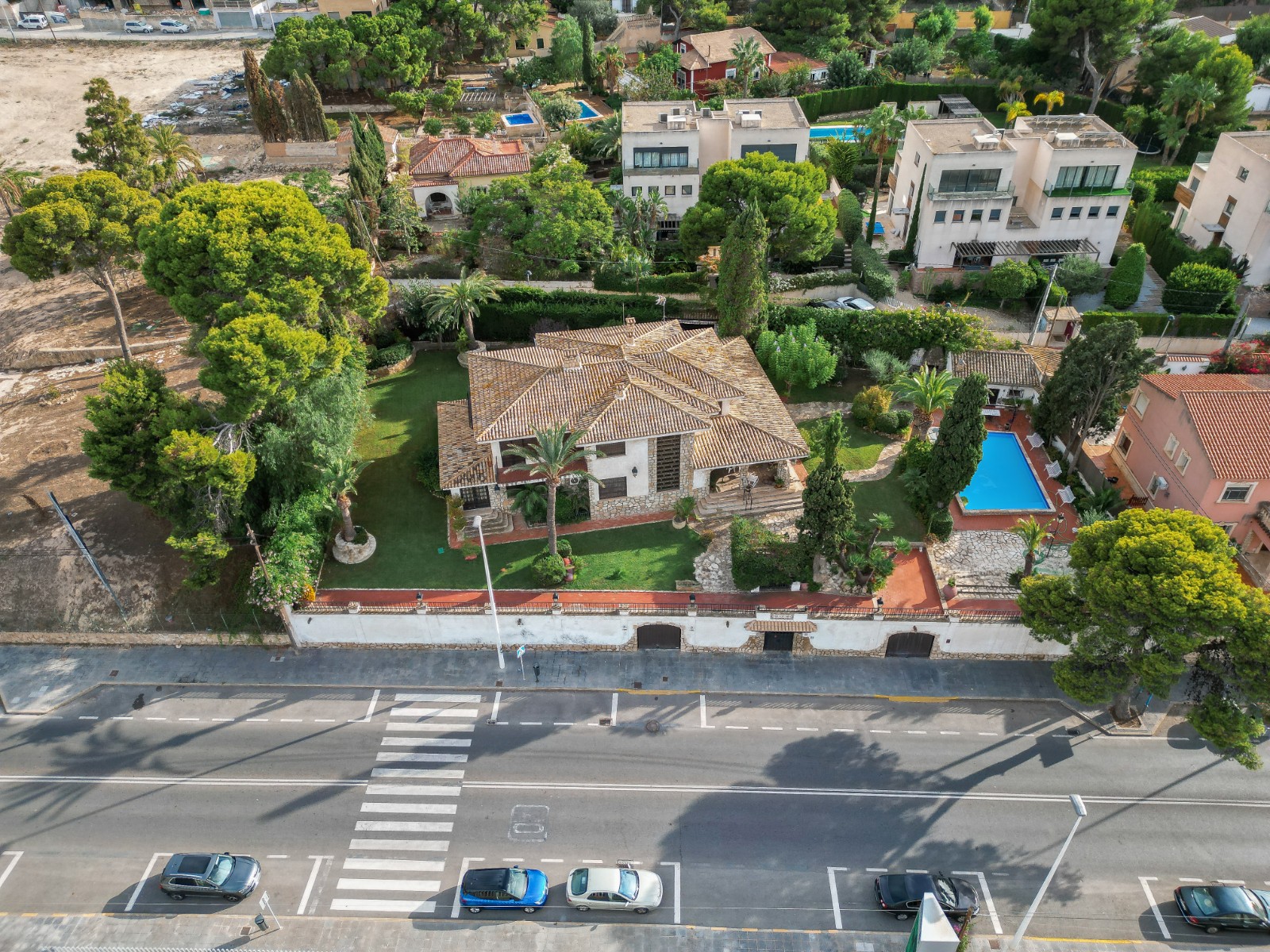 Bathroom in villa for sale in Alicante