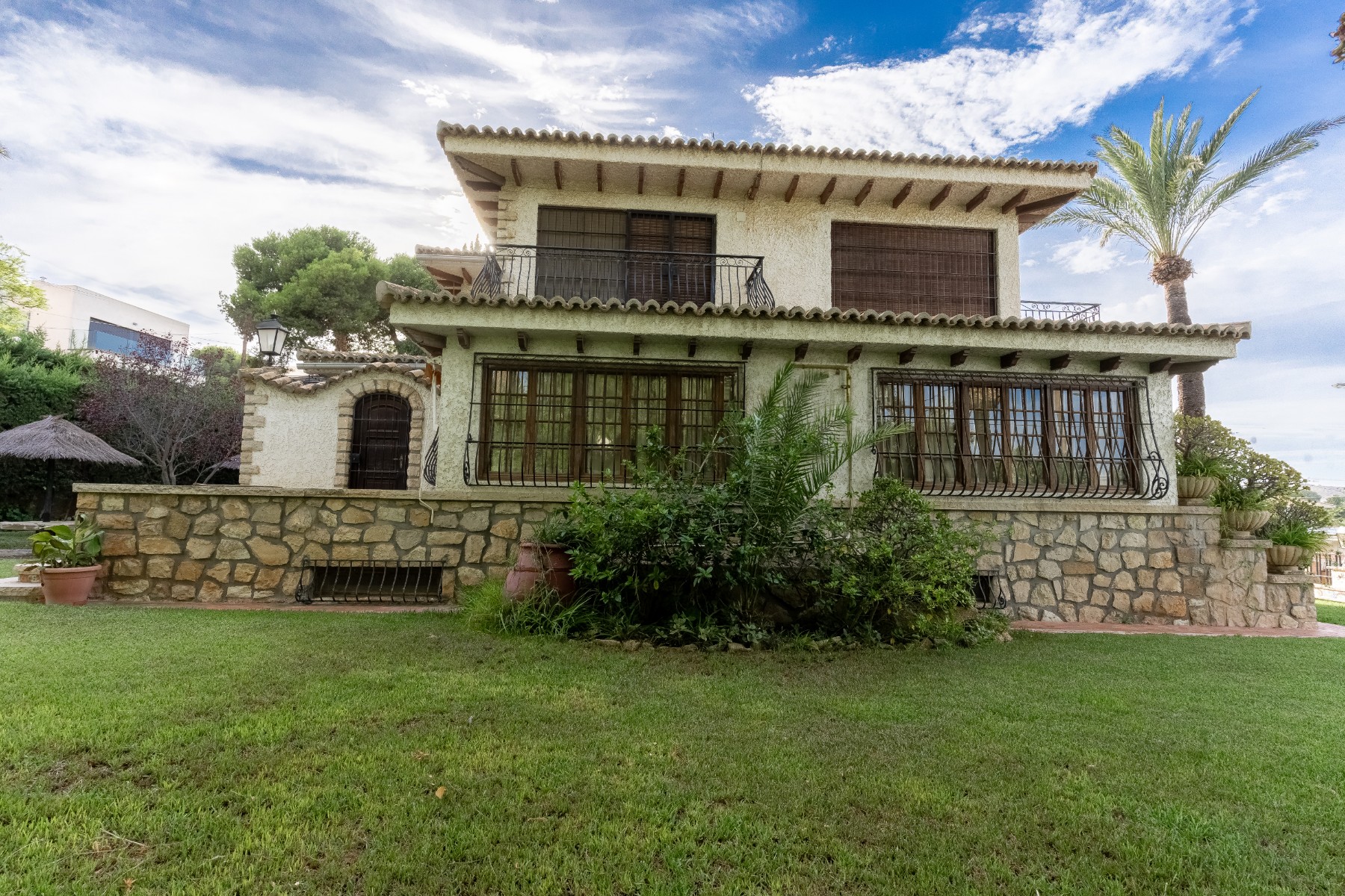 Living room in villa for sale in Alicante