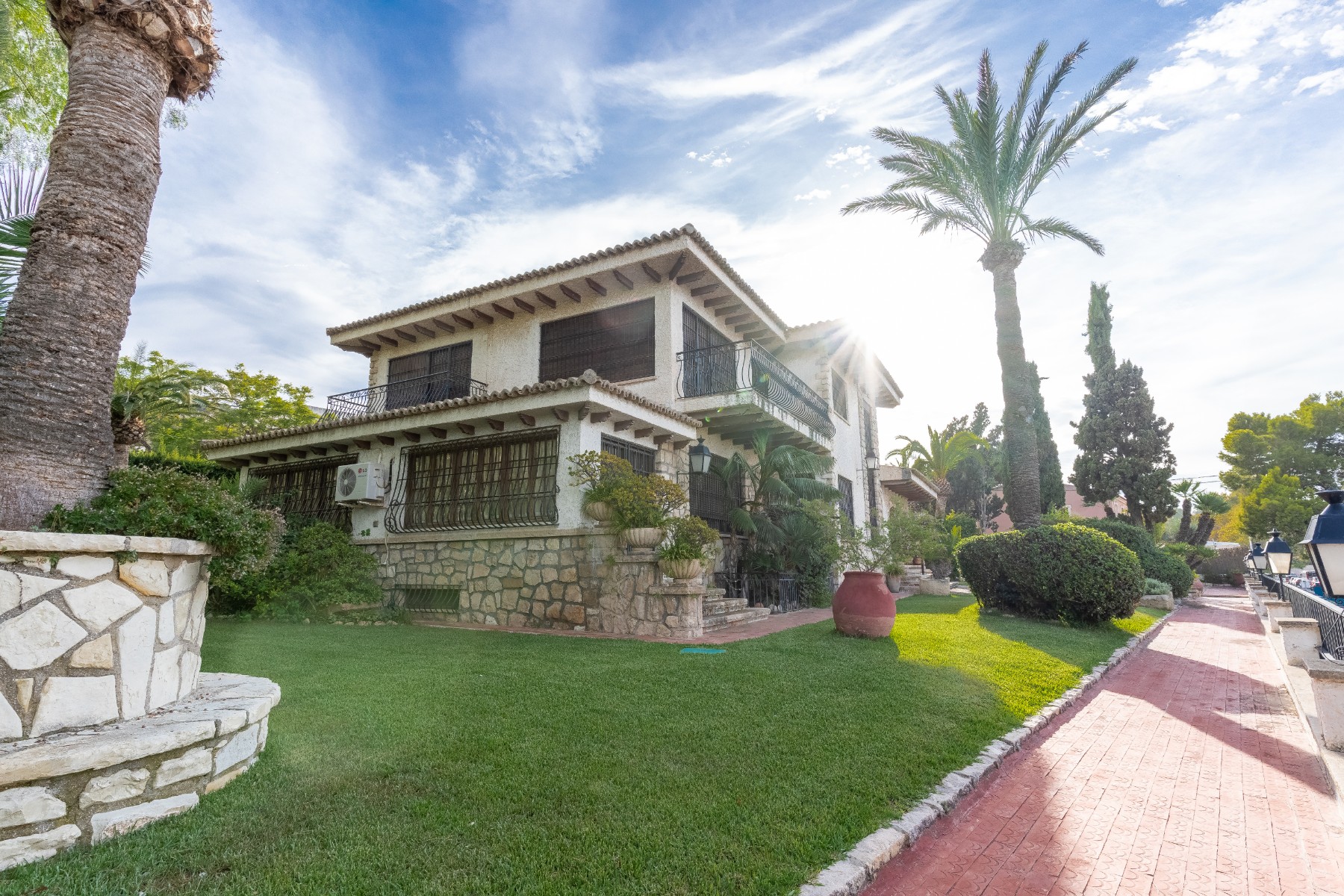 Living room in villa for sale in Alicante