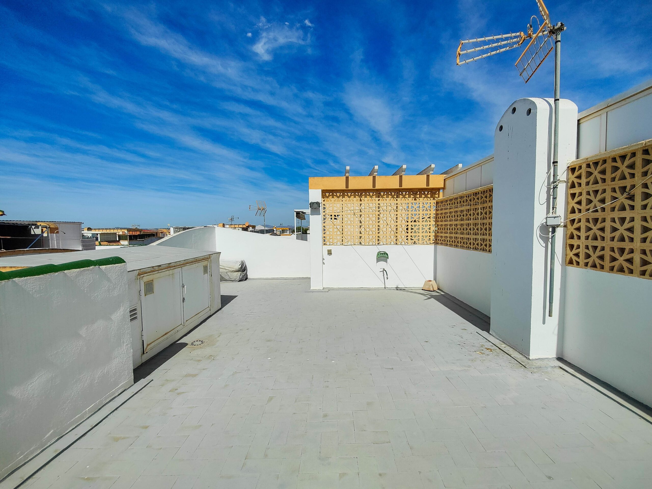 Garden in penthouse for sale in Torrevieja