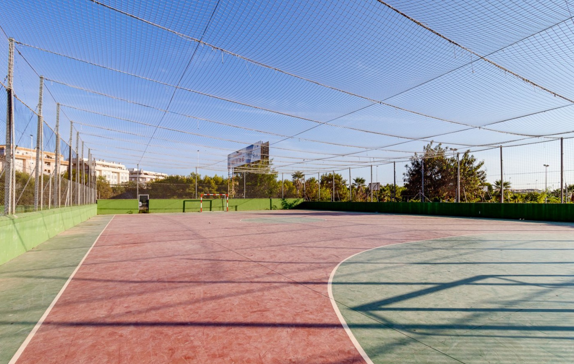 Garden in penthouse for sale in Torrevieja