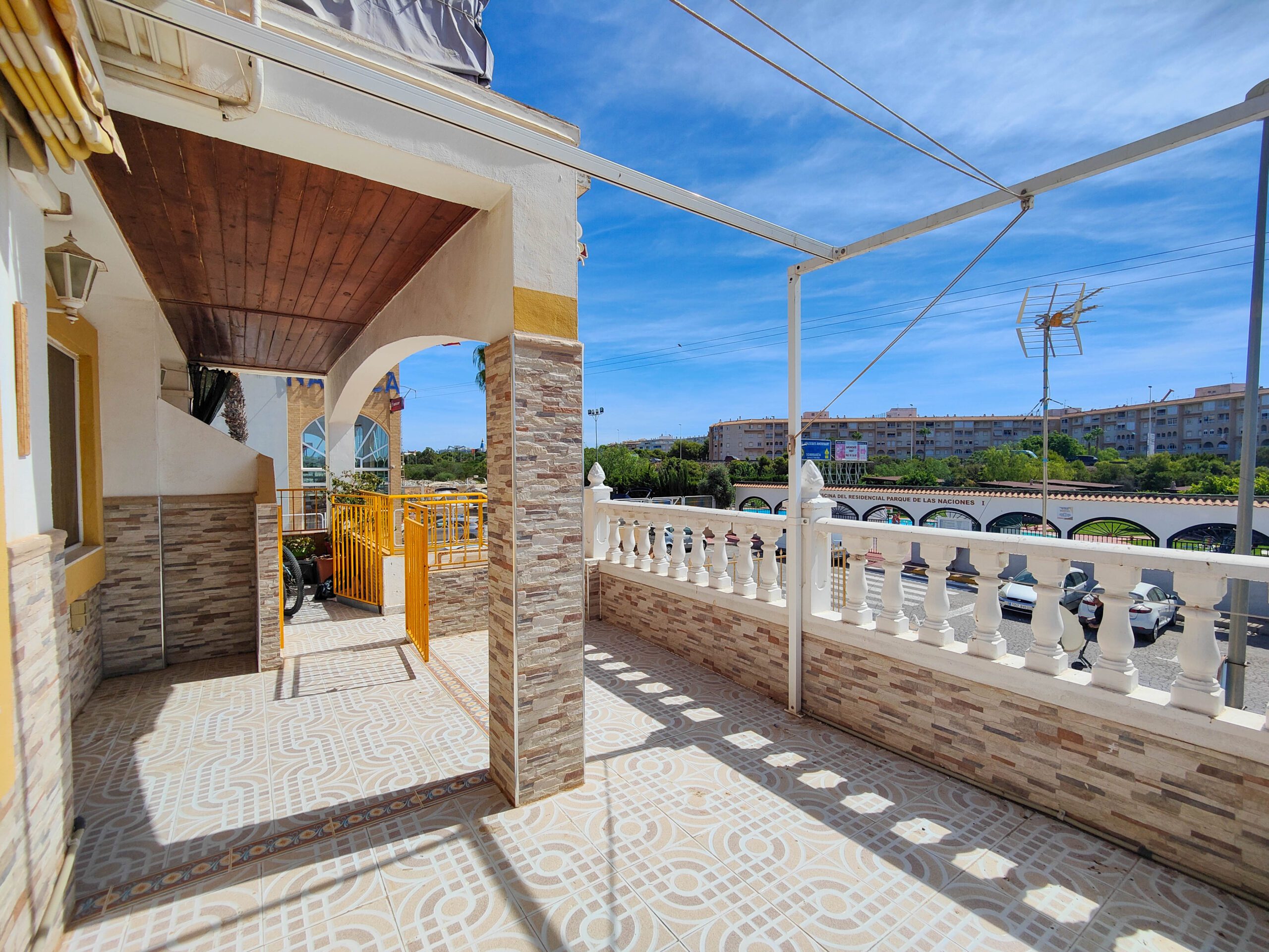 Garden in penthouse for sale in Torrevieja