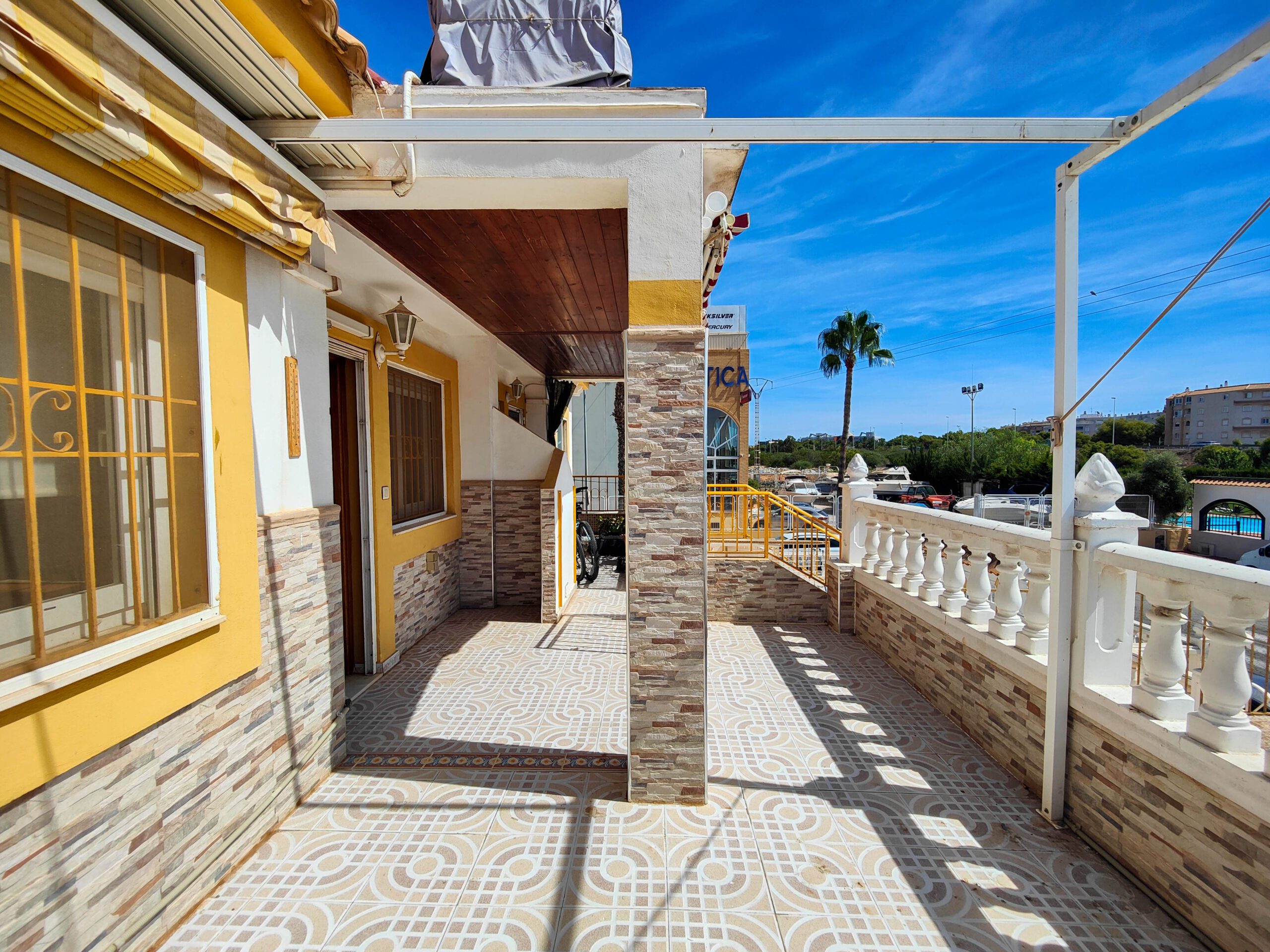Dining area in penthouse for sale in Torrevieja