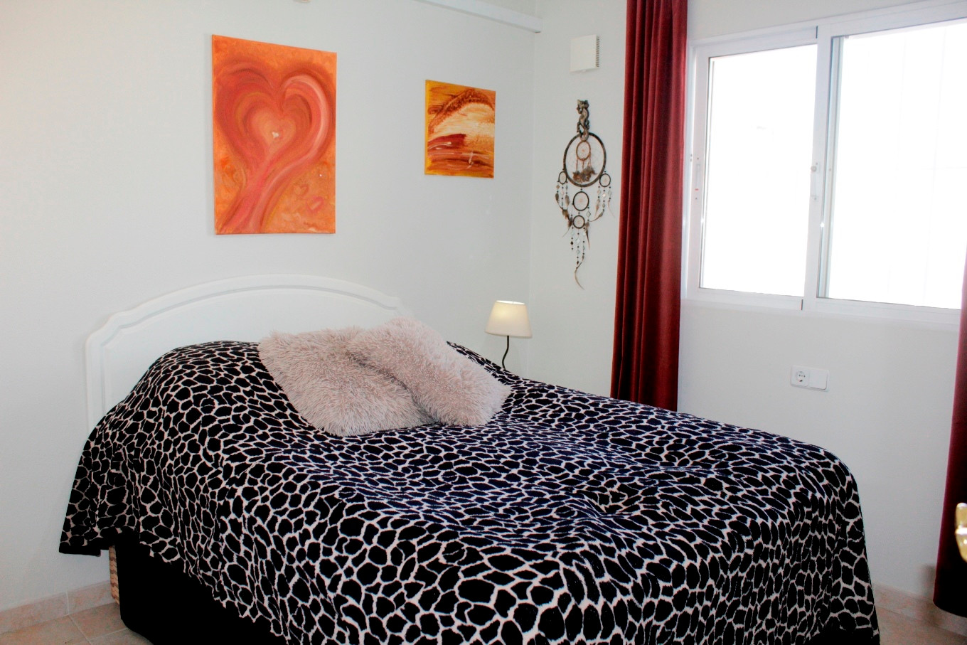 Master bedroom in villa for sale in Villamartin