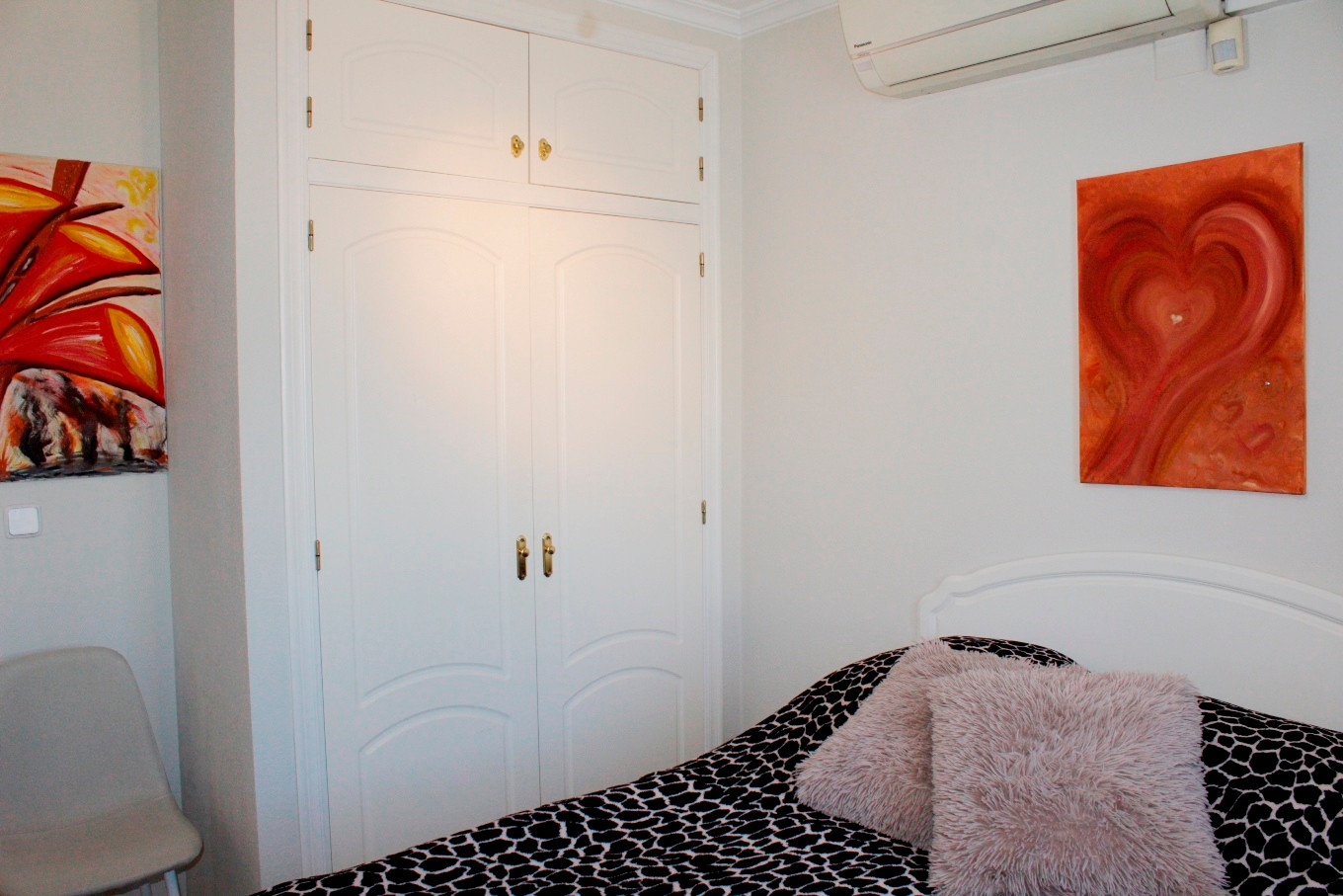 Bathroom in villa for sale in Villamartin