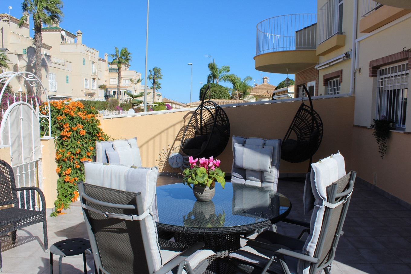 Dining area in villa for sale in Villamartin