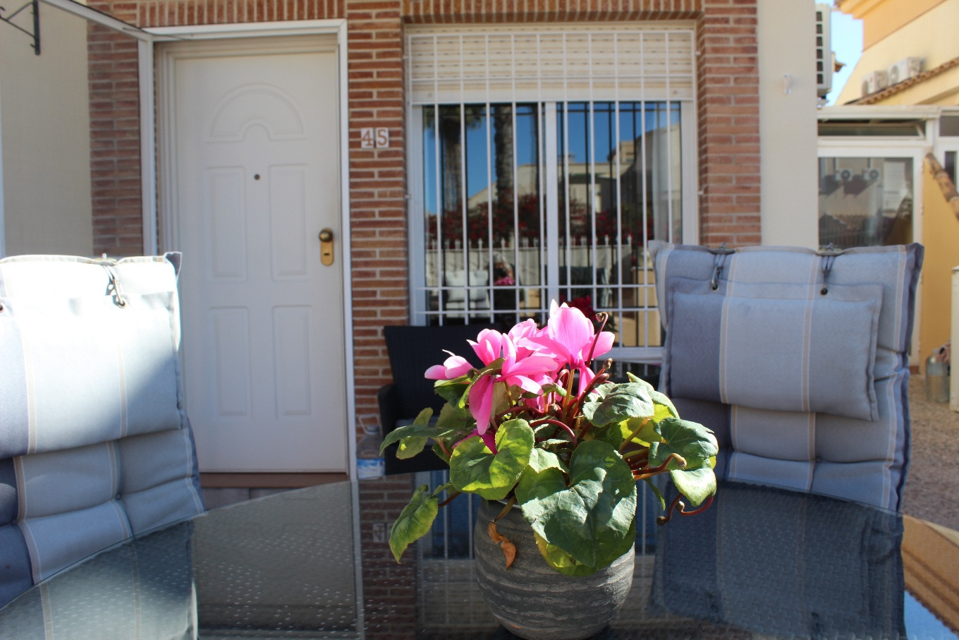 Bedroom in villa for sale in Villamartin