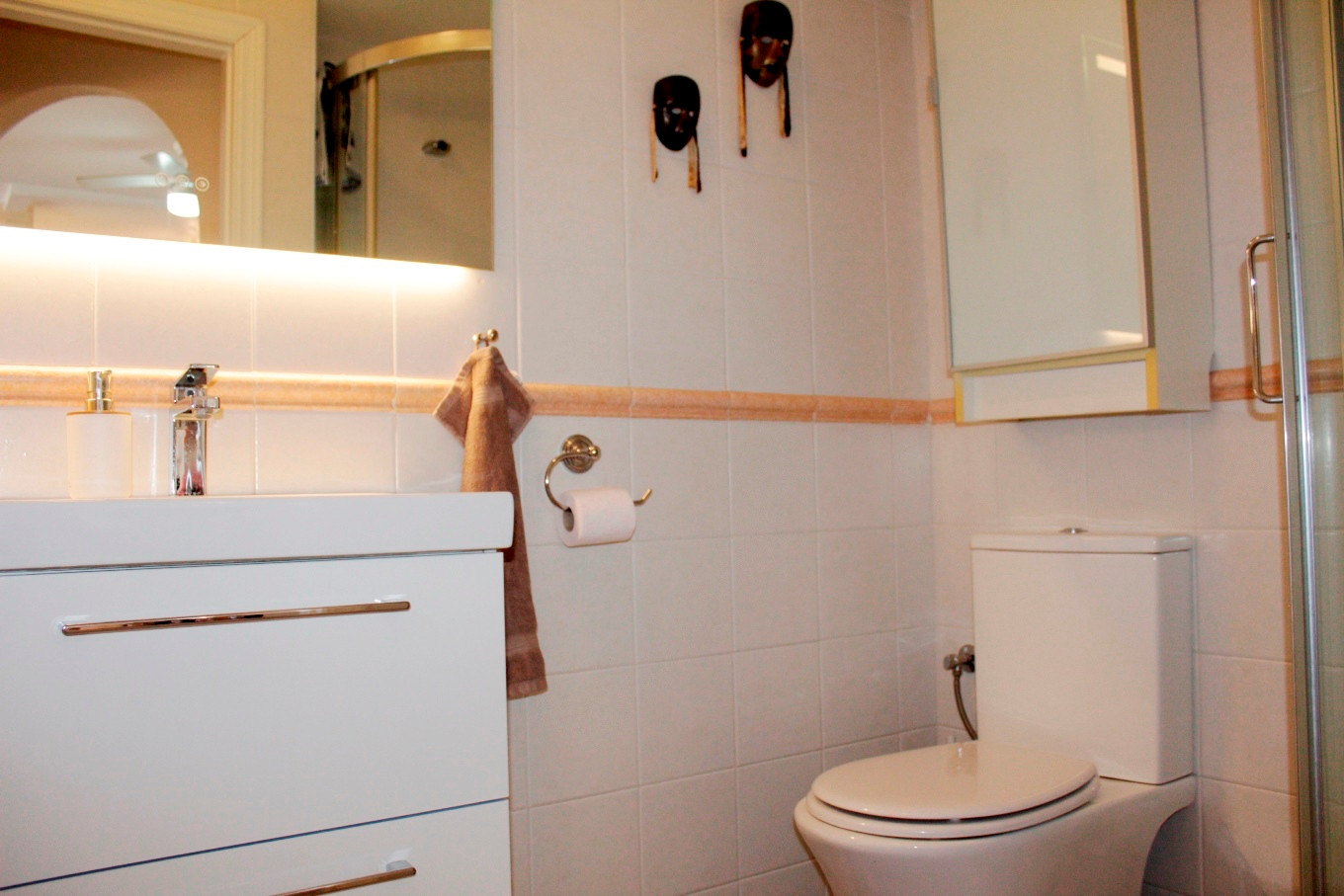 Dining area in villa for sale in Villamartin