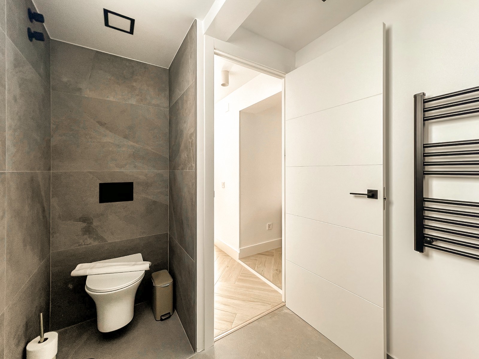 Pool area in apartment for sale in Alicante