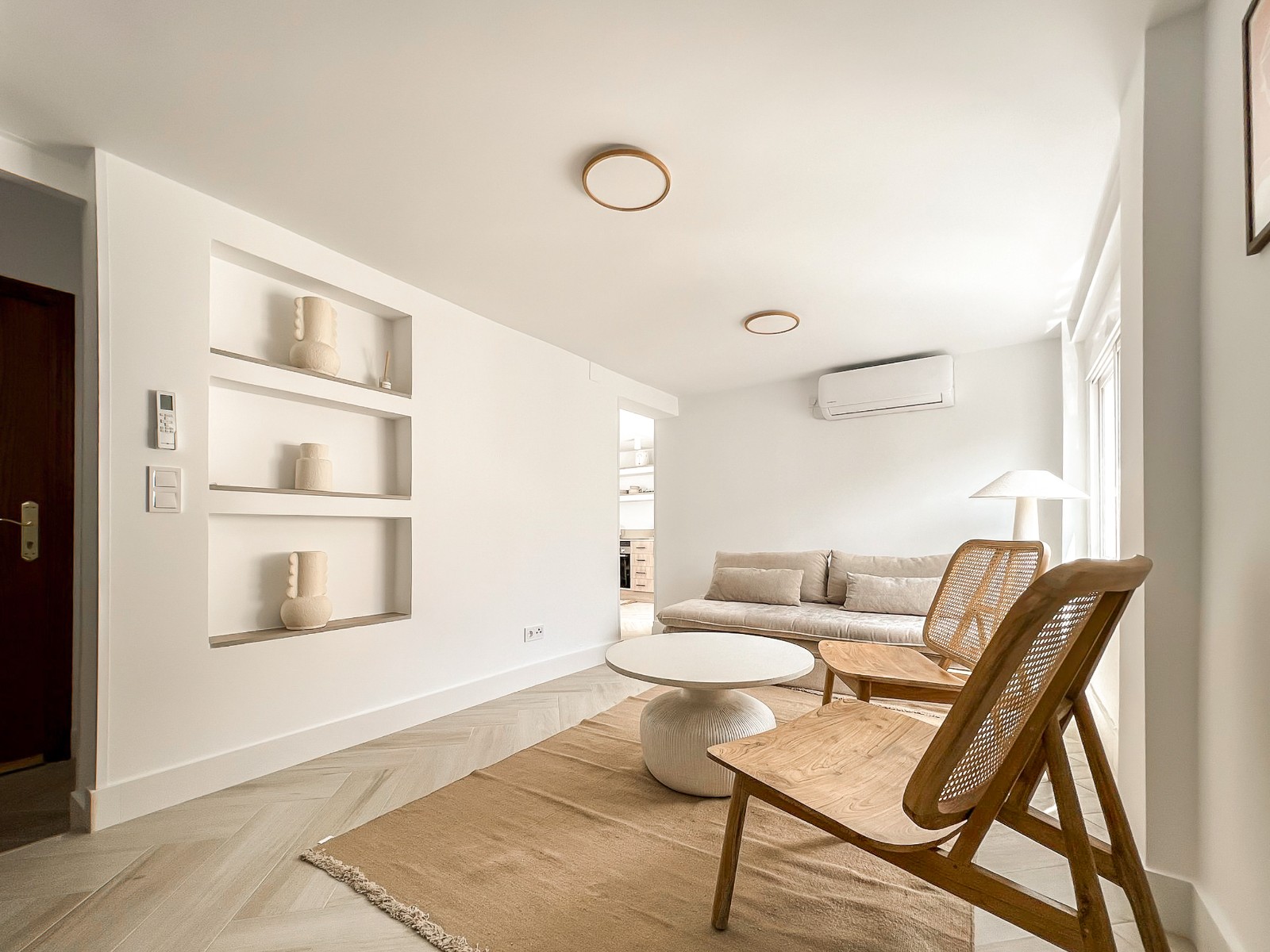 Renovated penthouse for sale in the center of Alicante with two private terraces Discover this exclu