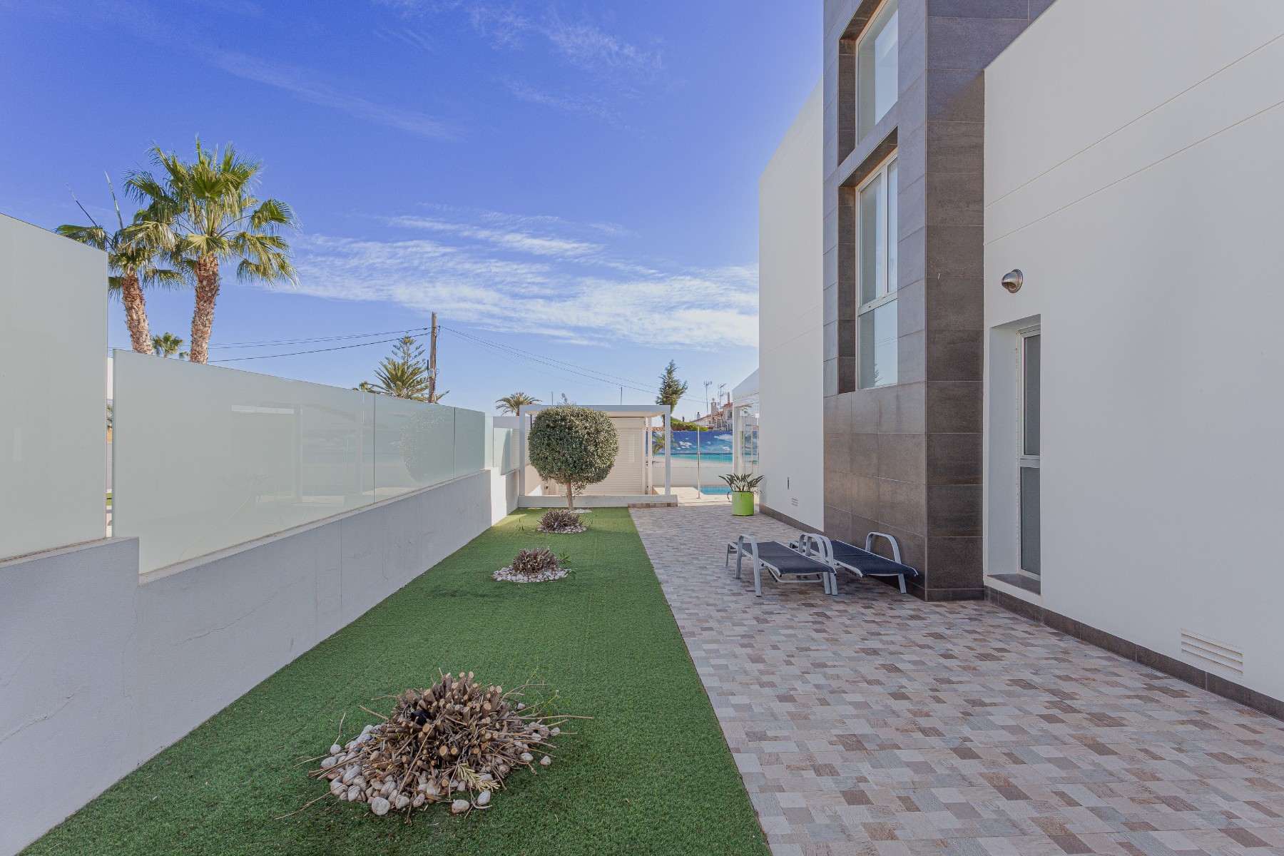 Terrace in villa for sale in Orihuela Costa
