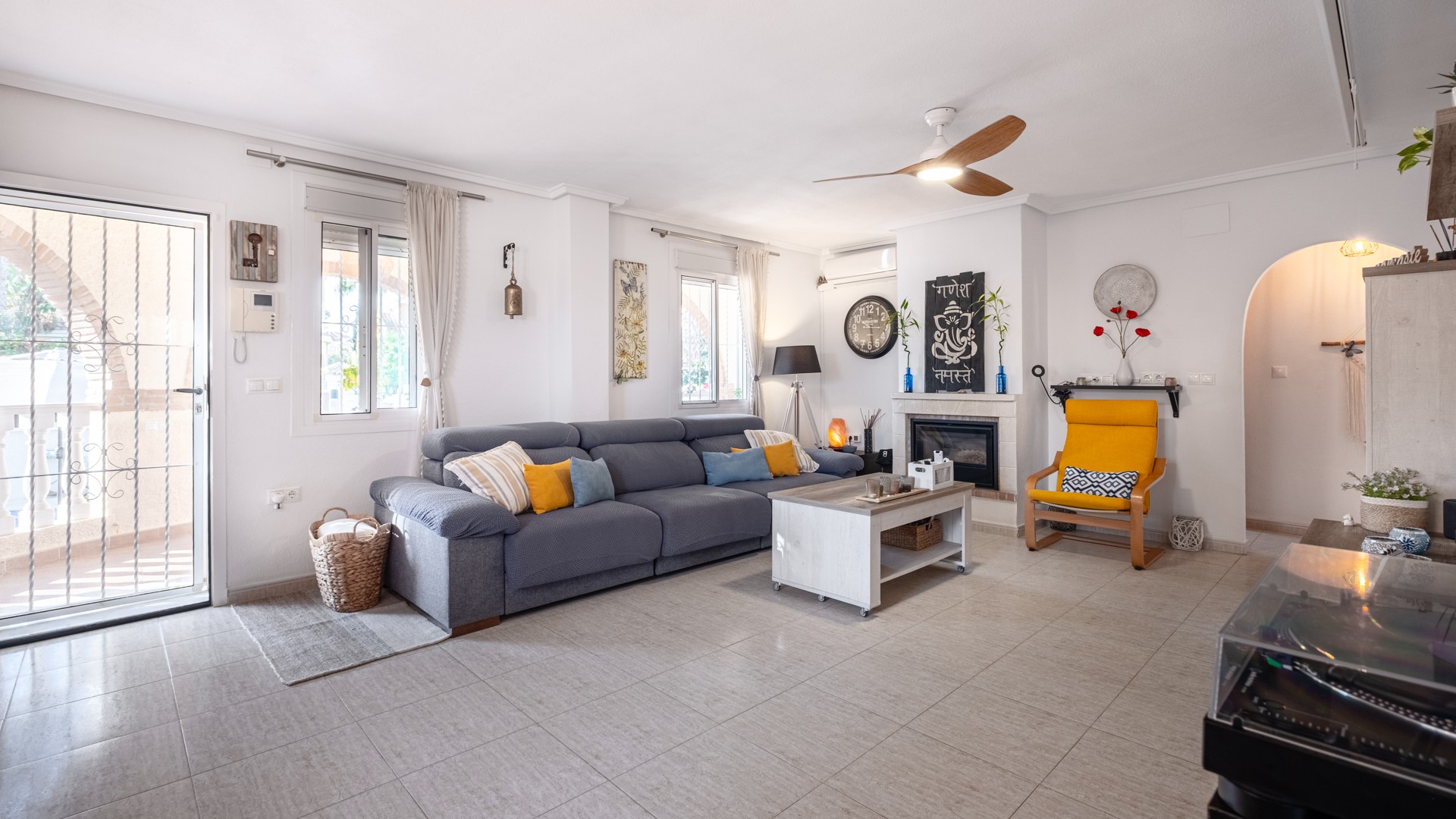 Exterior view in villa for sale in Santa Pola