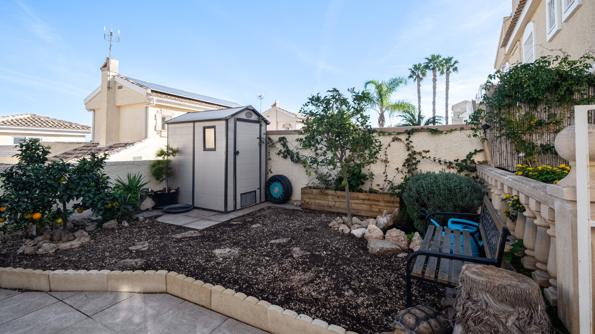 Garden in villa for sale in Santa Pola