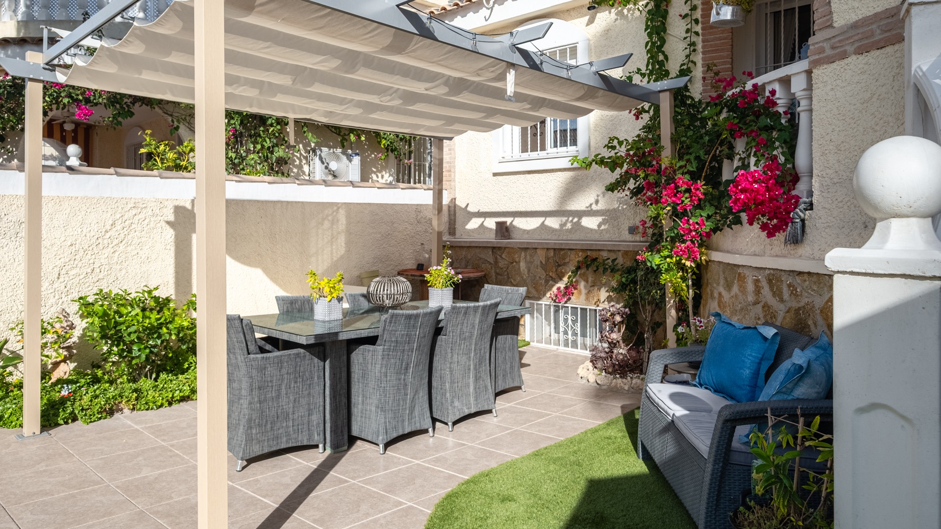 Terrace in villa for sale in Santa Pola