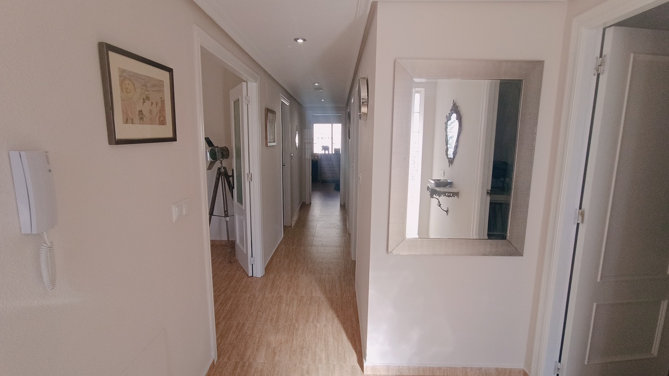 Master bedroom in villa for sale in Avileses