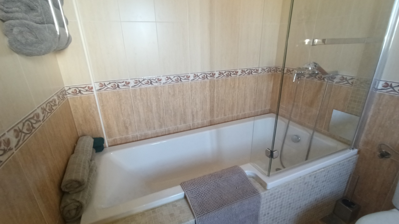 Bathroom in villa for sale in Avileses