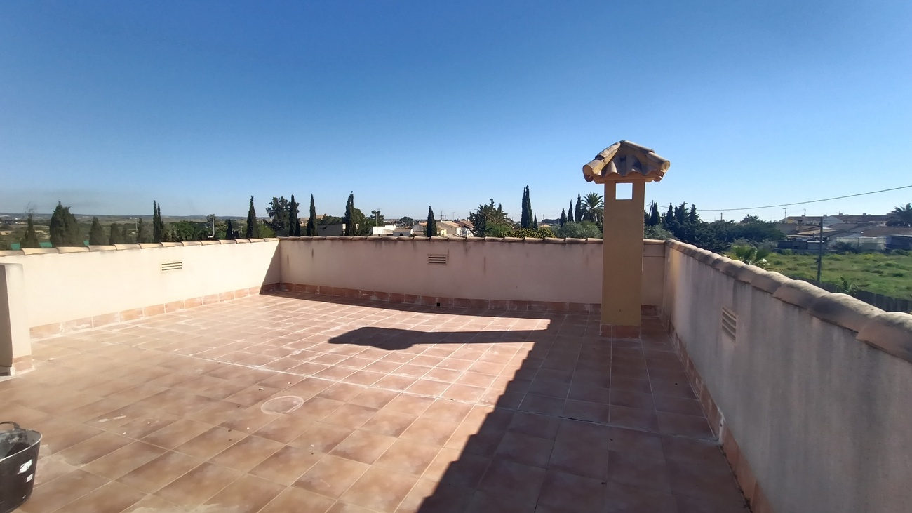 Terrace in villa for sale in Avileses