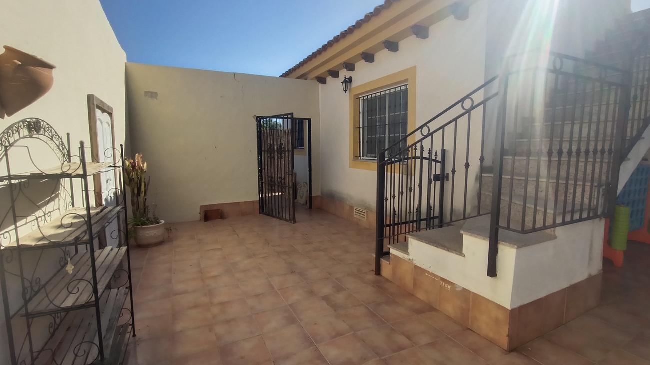 Bedroom in villa for sale in Avileses