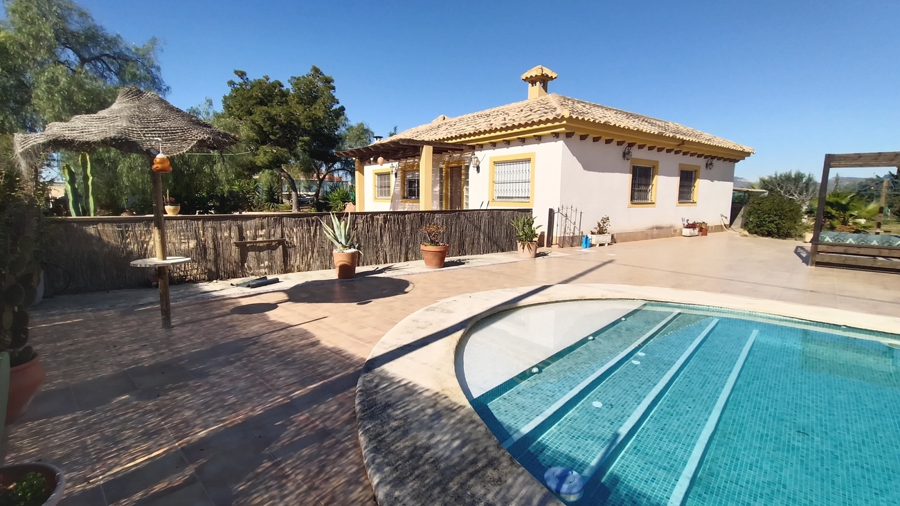 Living room in villa for sale in Avileses