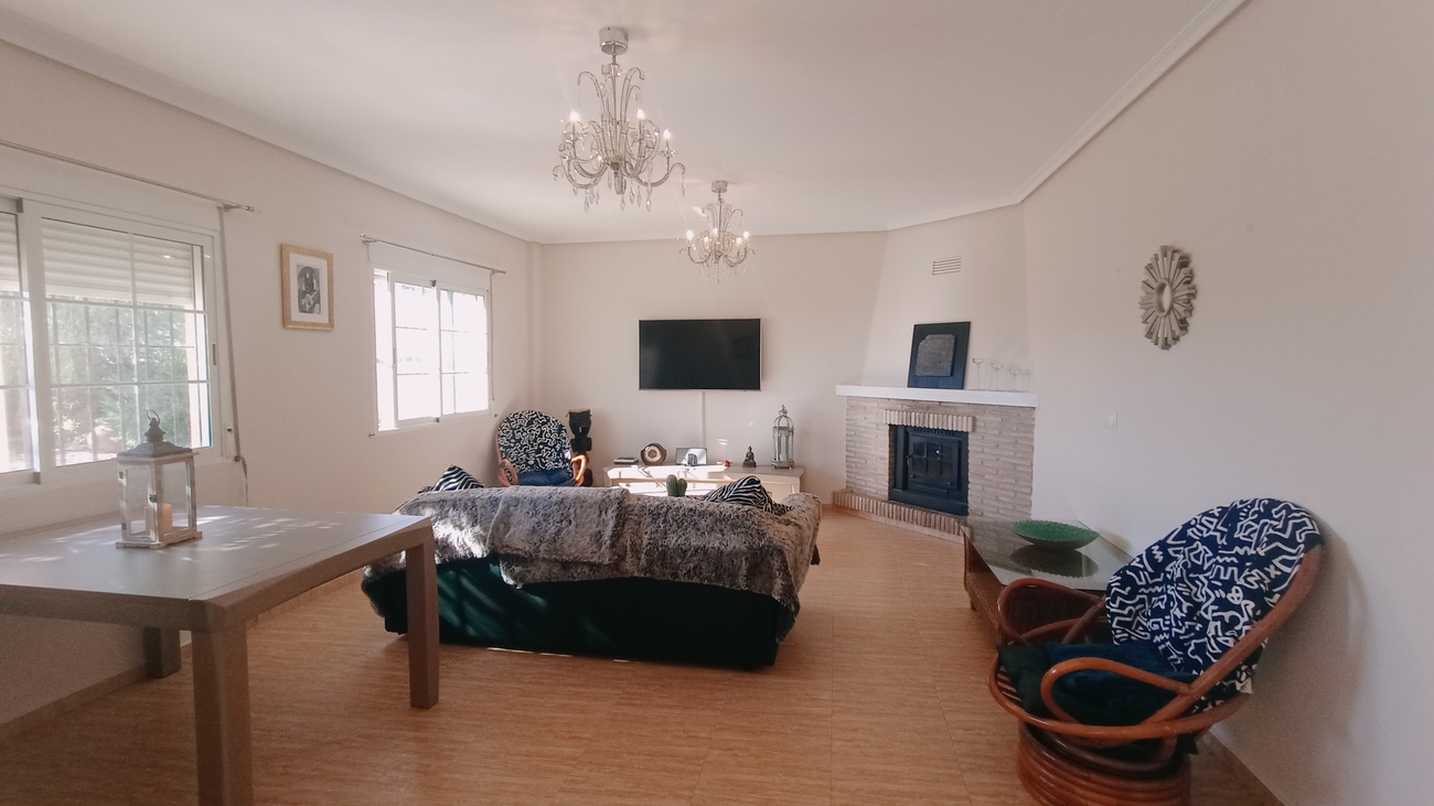 Dining area in villa for sale in Avileses