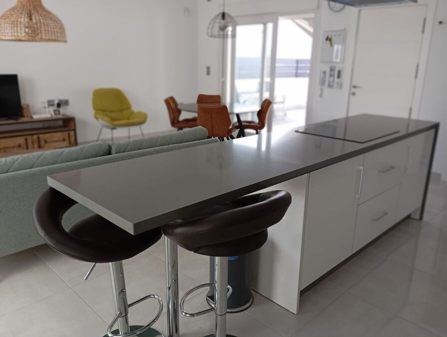 Terrace in villa for sale in Daya Vieja