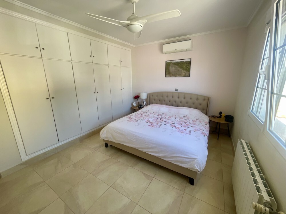 Terrace in villa for sale in San Fulgencio