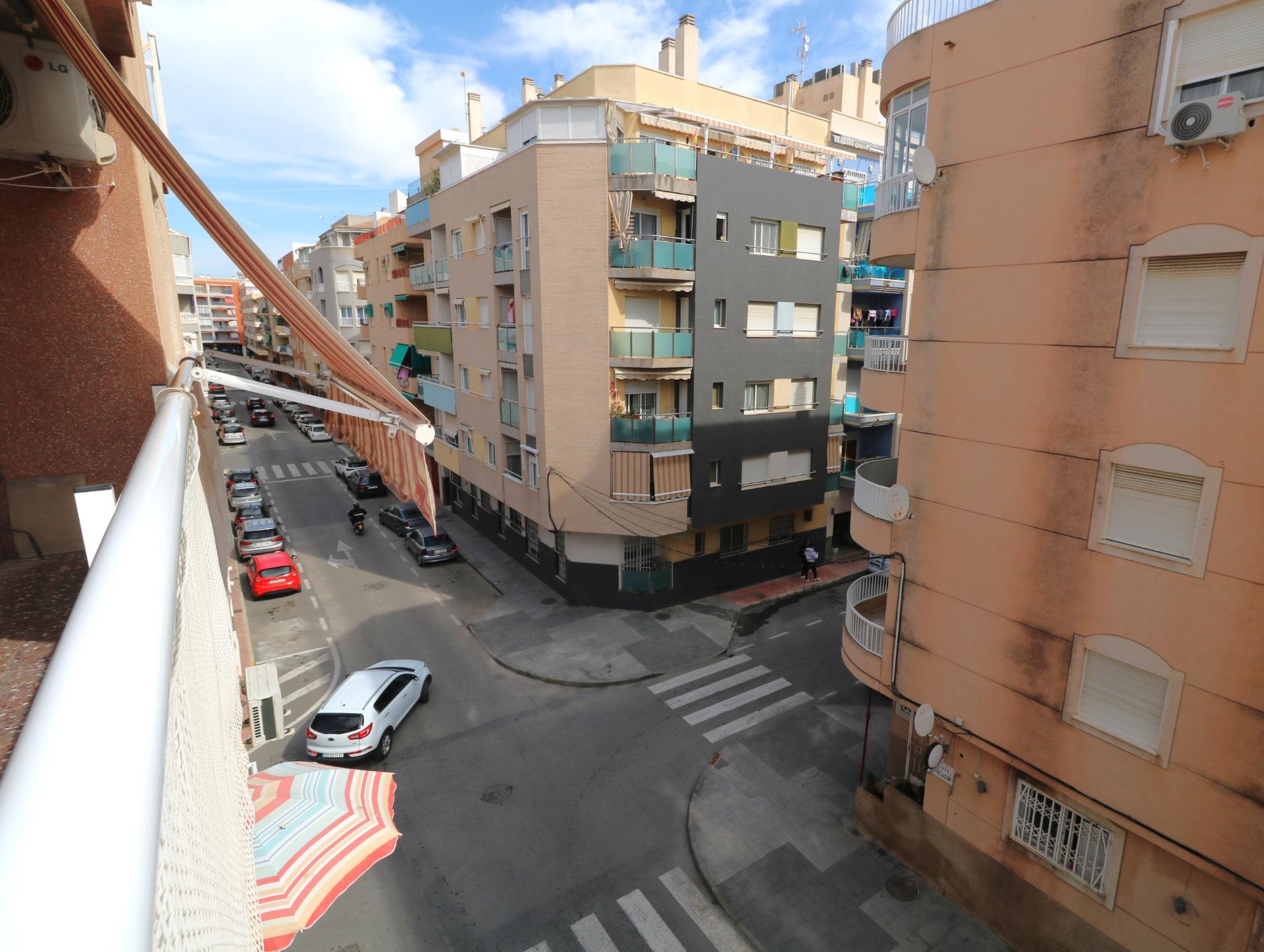 Bedroom in apartment for sale in Torrevieja