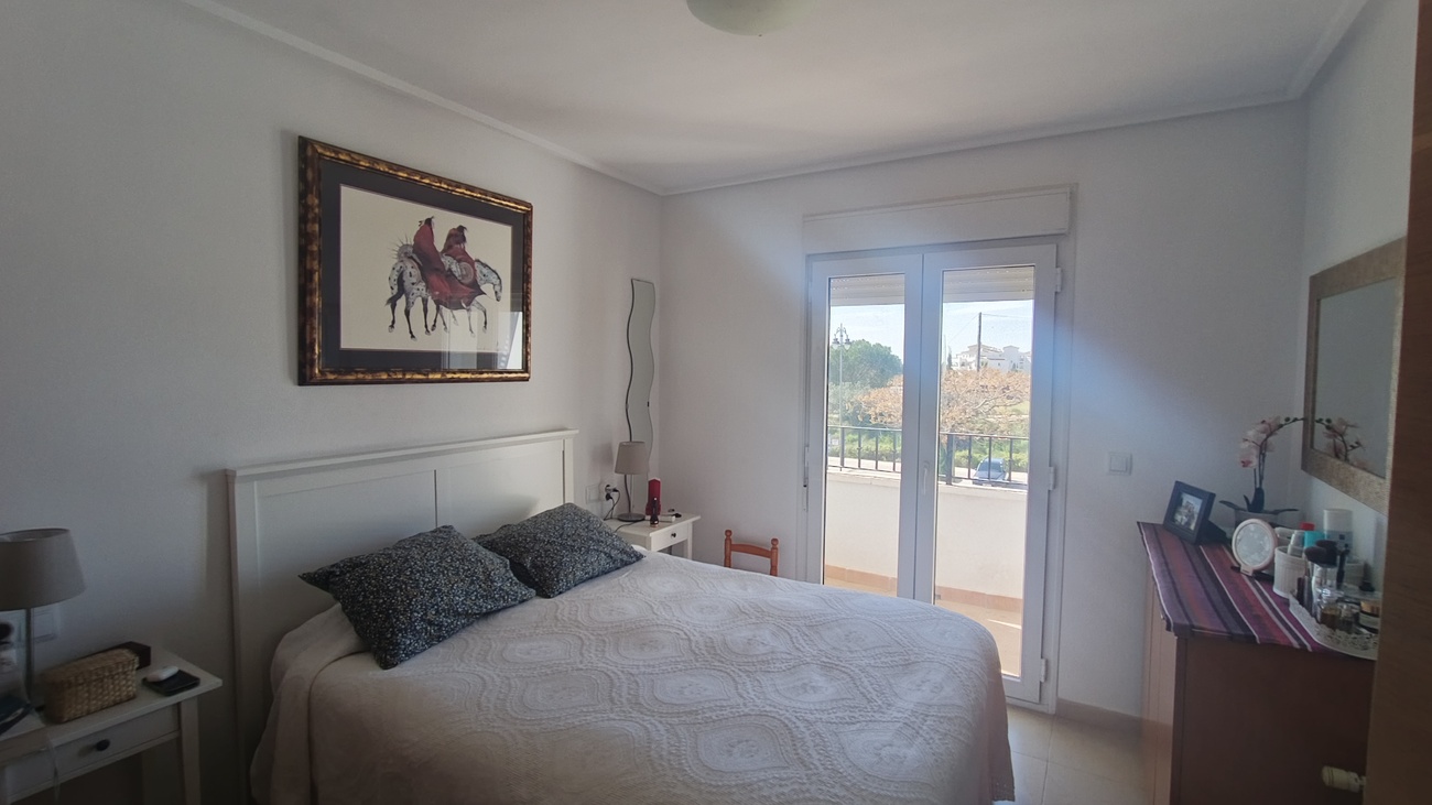 This light, bright and exceptionally spacious apartment on Calle Adriático truly has it all — specta