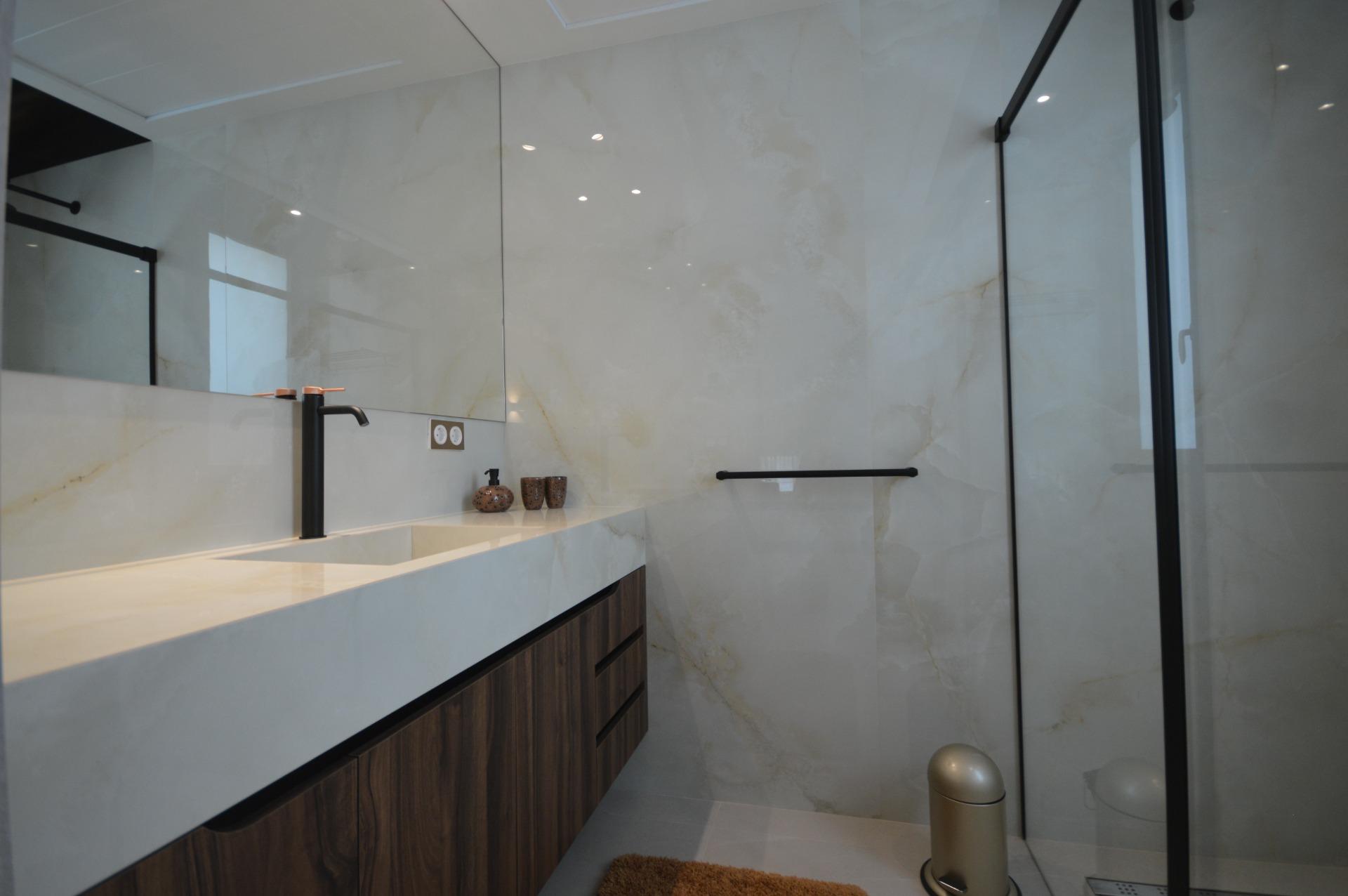 Master bedroom in villa for sale in Algorfa